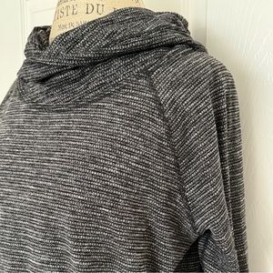 Lululemon brand womens pullover. Great condition. No tag. Size 6.